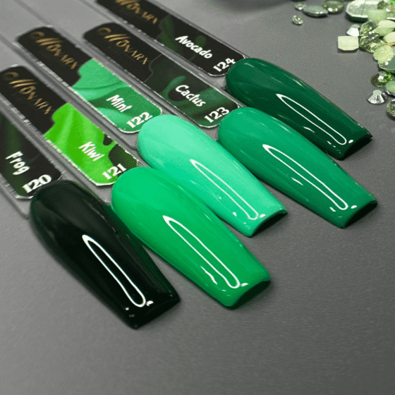 Monarx gelinis lakas – gaivaus mėtų žalumo atspalvio gelinis nagų lakas, skirtas šviesiam ir moderniam manikiūrui.