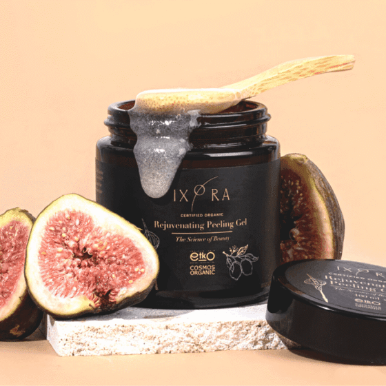 Ixora – „Rejuvenating Peeling Gel” Veido Šveitiklis su natūraliais ekstraktais, skirtas odos atnaujinimui ir šveitimui.