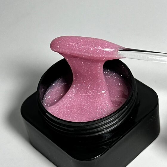 Reflective Gel nagų geliai - aukštos kokybės UV geliai, skirti įvairiems nagų dizainams. Šviesos atspindintys pigmentai sukuria blizgantį efektą, puikiai tinkantį šventiniams ir kasdieniams nagų dizainams.