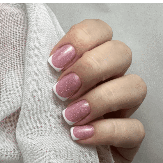 Reflective Gel nagų geliai - aukštos kokybės UV geliai, skirti įvairiems nagų dizainams. Šviesos atspindintys pigmentai sukuria blizgantį efektą, puikiai tinkantį šventiniams ir kasdieniams nagų dizainams.