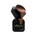 Savaime išsilyginanti formulė – gelis turi „skystos atminties“ savybę: judinamas šepetėliu jis tampa skystas ir idealiai išsilygina, o nustojus formuoti – sustingsta vietoje, todėl nebėga į odeles ir palengvina darbą. Maksimalus saugumas – sudėtyje nėra rūgščių bei alergenų, todėl produktas tinka jautriems klientams, užtikrina puikį sukibimą su nago plokštele ir multifunkcinį panaudojimą. Atsparumas ir blizgesys – medžiaga pasižymi intensyviu blizgesiu ir aukštu atsparumu įbrėžimams bei kitiems mechaniniams pažeidimams, todėl manikiūras išlieka nepriekaištingas ilgą laiką.