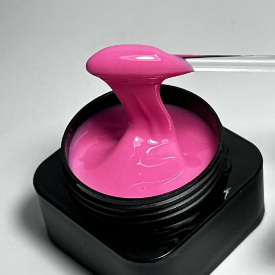 Barbie nagų priauginimo gelis – itin pigmentuotas, ilgai išliekantis ir lengvai dengiamas profesionaliam manikiūrui.