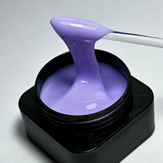 Barbie nagų priauginimo gelis – itin pigmentuotas, ilgai išliekantis ir lengvai dengiamas profesionaliam manikiūrui.