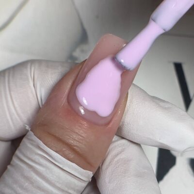 Skystas nagų gelis „07 Šiltas neutralus rožinis“ buteliuke – Monarx Nails