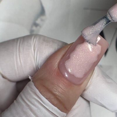 Skystas nagų gelis buteliuke „09 Natūralus smėlinis“ – Monarx Nails