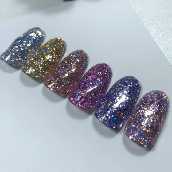 Dekoratyvinis Nimfa gelis su vaivorykštės efektu ant nagų